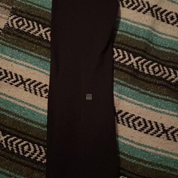 VICTORIA SECRETS YOGA PANT - Picture 3 of 4